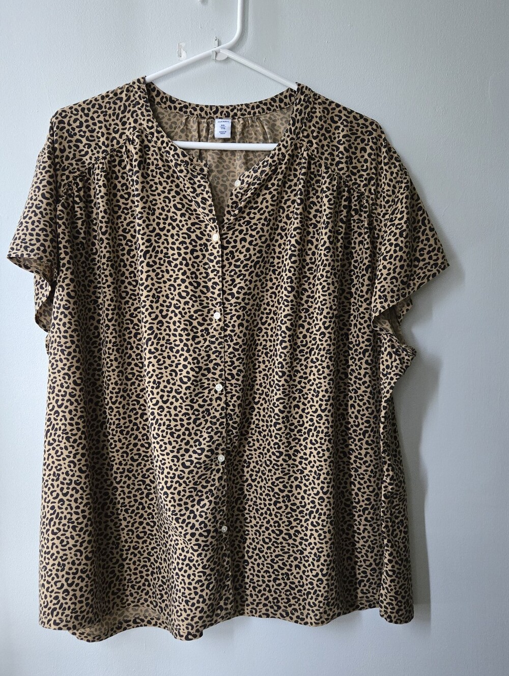 Tan and Black XXL Womens Leopard Button-Front Blouse Relaxed Fit Plus Size Curvy